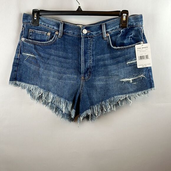 Free People We The Free Loving Good Vibrations Cutoffs- Mid Indiago- Size 31-NWT - Picture 2 of 12